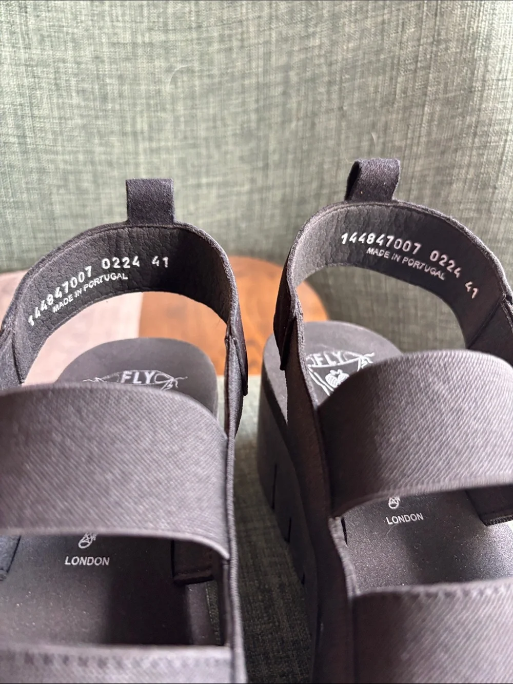 Fly London Women's Yere847fly Sandal Black chunky platform Slide Sandals 9/9.5